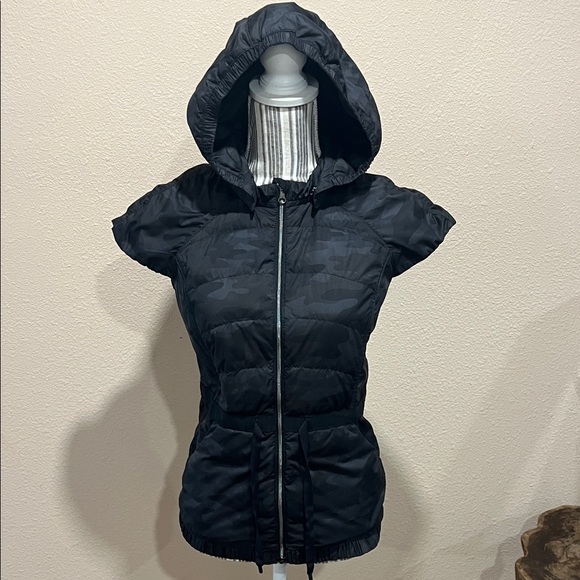 lululemon athletica Jackets & Blazers - Lululemon Black/ camouflage Hooded Women's puffer vest
